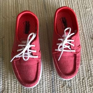 Red Goga Mat Sketchers